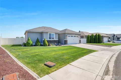 Exterior - 1645 E Madera St, Othello, WA 99344 photo 3 of 7
