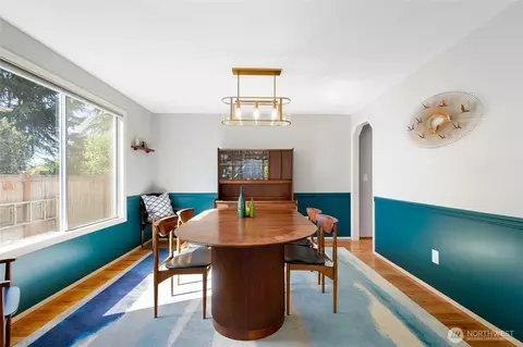 Dining - 2423 240th St SE, Bothell, WA 98021 photo 1 of 1