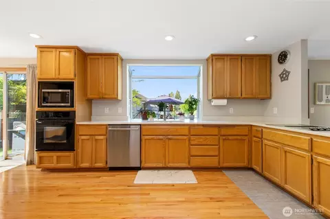 Kitchen - 2423 240th St SE, Bothell, WA 98021 photo 3 of 5