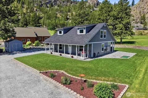 85 Golf Course Dr, Pateros, WA 98846