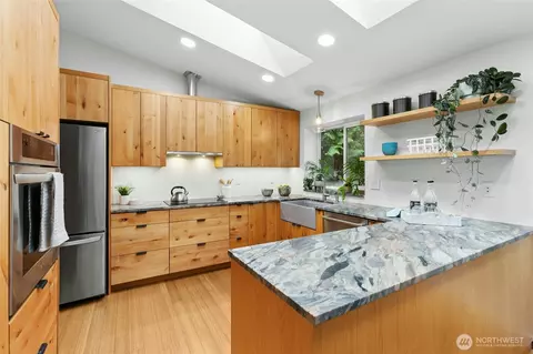 Kitchen - 13038 NE 184th Pl, Bothell, WA 98011 photo 2 of 4