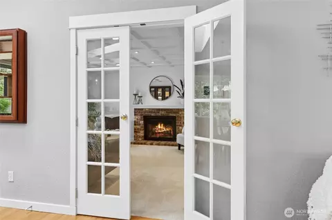 Entry Way - 13038 NE 184th Pl, Bothell, WA 98011 photo 2 of 2