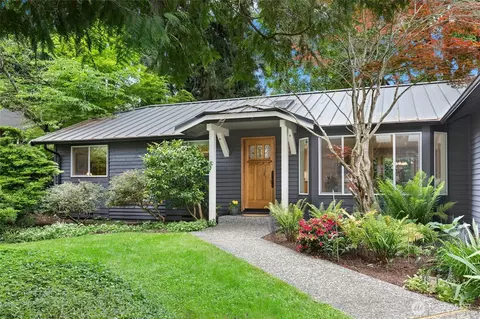 Exterior - 13038 NE 184th Pl, Bothell, WA 98011 photo 4 of 11