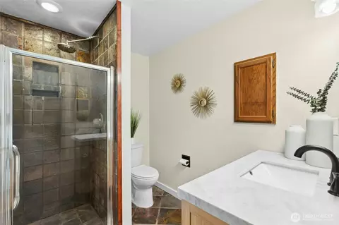 Bath - 13038 NE 184th Pl, Bothell, WA 98011 photo 1 of 3