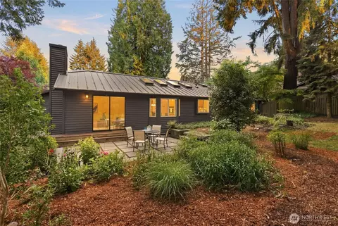 Exterior - 13038 NE 184th Pl, Bothell, WA 98011 photo 2 of 11