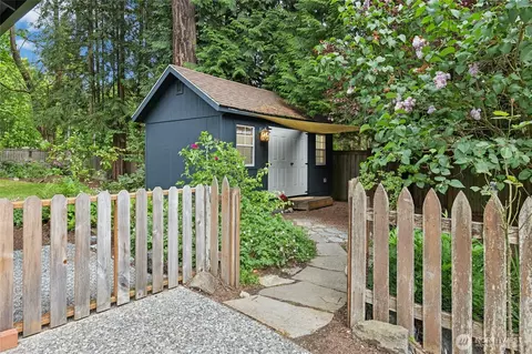Exterior - 13038 NE 184th Pl, Bothell, WA 98011 photo 7 of 11