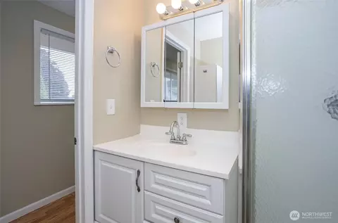 Bath - 16313 64th St E, Sumner, WA 98390 photo 4 of 5