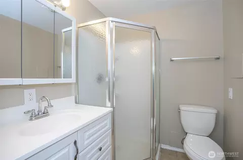 Bath - 16313 64th St E, Sumner, WA 98390 photo 5 of 5