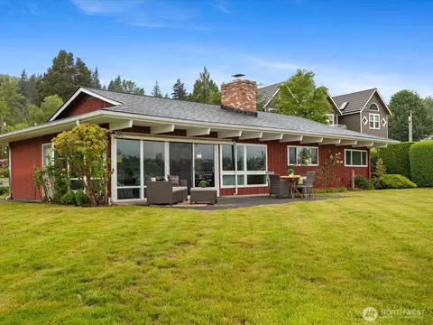17381 W Big Lake Blvd, Mount Vernon, WA 98274