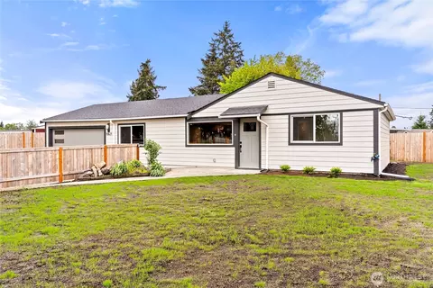 10621 Cronins Dr SW, Lakewood, WA 98499