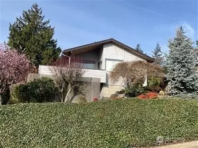 21025 6th Ave S, Des Moines, WA 98198