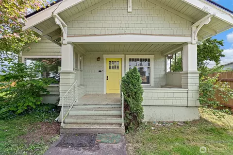 505 W Young St, Elma, WA 98541
