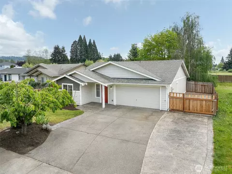 134 5th Ave SE, Pacific, WA 98047
