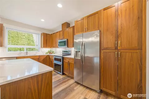 Kitchen - 127 Sunrise View Ave, Sequim, WA 98382 photo 3 of 4