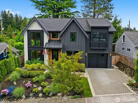 8216 23rd Ave NE, Seattle, WA 98115