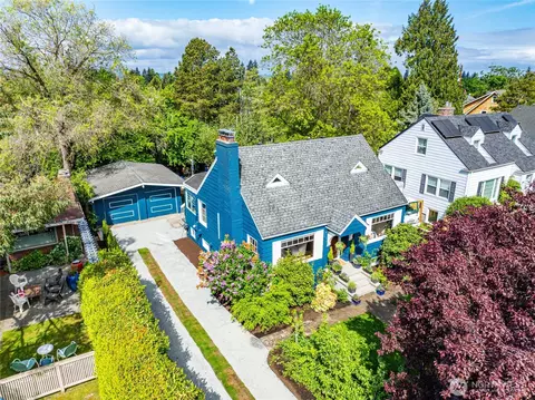 3245 45th Ave SW, Seattle, WA 98116