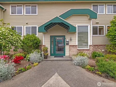603 7th Ave N #A204, Edmonds, WA 98020