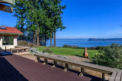 5477 Wilkinson Rd, Langley, WA 98260