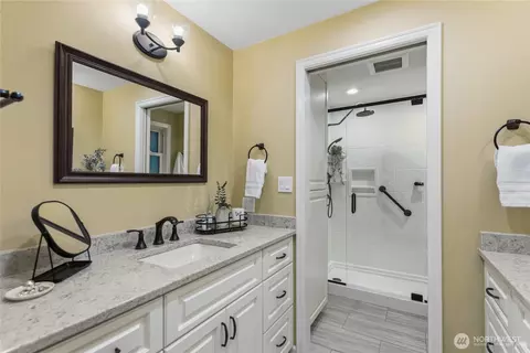 Bath - 20218 108th Ave NE, Bothell, WA 98011 photo 3 of 3