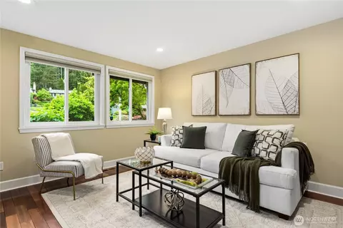 Living - 20218 108th Ave NE, Bothell, WA 98011 photo 3 of 6