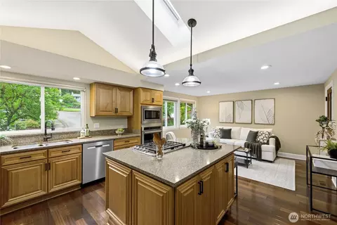 Kitchen - 20218 108th Ave NE, Bothell, WA 98011 photo 2 of 3