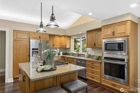Kitchen - 20218 108th Ave NE, Bothell, WA 98011 photo 1 of 3