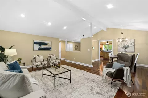 Living - 20218 108th Ave NE, Bothell, WA 98011 photo 2 of 6