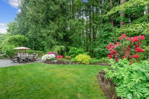 Exterior - 20218 108th Ave NE, Bothell, WA 98011 photo 4 of 5
