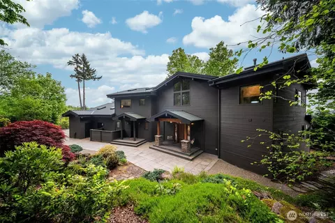 813 Varsity Rd, Kalama, WA 98625