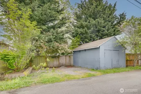 Exterior - 1505 Lombard Ave, Everett, WA 98201 photo 6 of 6