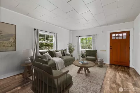 Living - 1505 Lombard Ave, Everett, WA 98201 photo 4 of 5