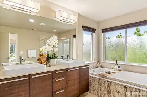 Bath - 4100 168th Pl SE, Bothell, WA 98012 photo 3 of 5