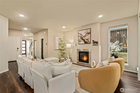 Living - 4100 168th Pl SE, Bothell, WA 98012 photo 2 of 3