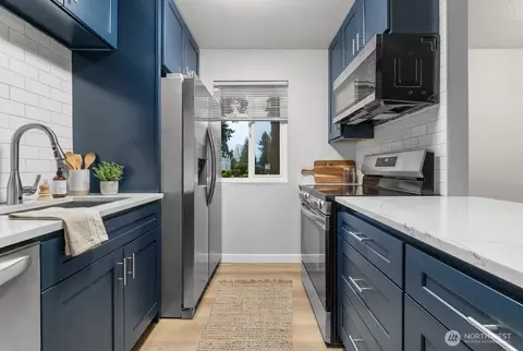 12510 NE 130th Way #B106, Kirkland, WA 98034