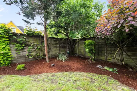 Exterior - 2202 E John St, Seattle, WA 98112 photo 3 of 8