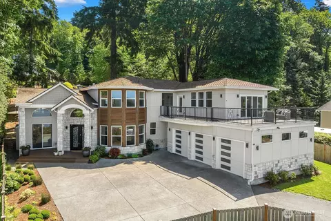 28104 10th Ave S, Des Moines, WA 98198