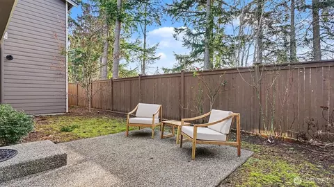 Exterior - 18726 43rd Dr SE, Bothell, WA 98012 photo 4 of 6