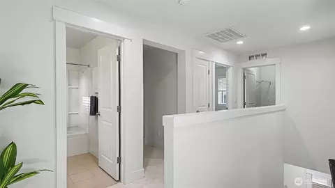 Entry Way - 18726 43rd Dr SE, Bothell, WA 98012 photo 2 of 3
