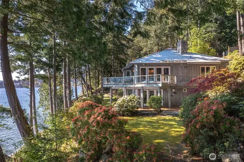 1424 Palisades Dr, Eastsound, WA 98245