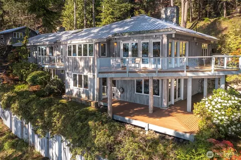 1424 Palisades Dr, Eastsound, WA 98245
