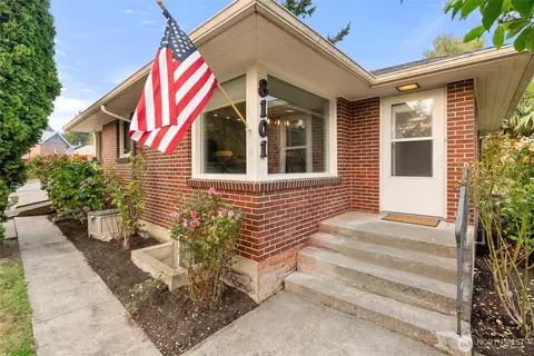 8101 274th St NW, Stanwood, WA 98292