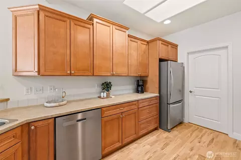 Kitchen - 433 Big Leaf Ct, Sequim, WA 98382 photo 3 of 6