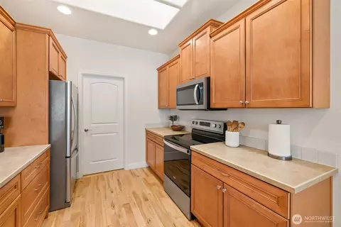 Kitchen - 433 Big Leaf Ct, Sequim, WA 98382 photo 2 of 6