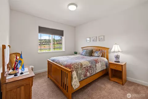 Bedroom - 433 Big Leaf Ct, Sequim, WA 98382 photo 3 of 5