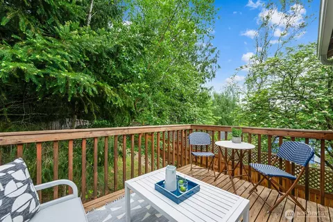 4035 NE 110th St, Seattle, WA 98125