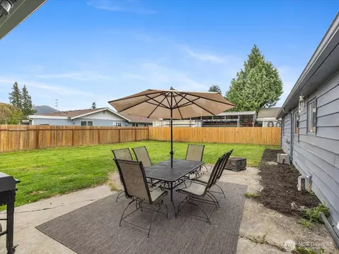 1922 S Wall St, Mount Vernon, WA 98273