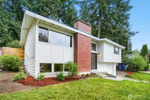 58 157th Ave SE, Bellevue, WA 98008
