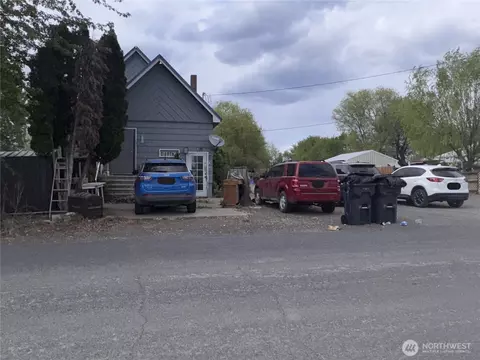 1 Orchardvale St, Zillah, WA 98953