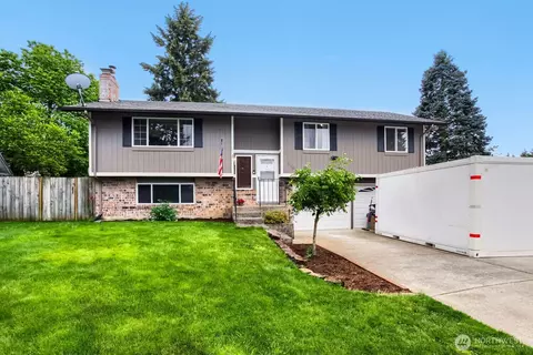 9905 NE Heron Cir, Vancouver, WA 98664