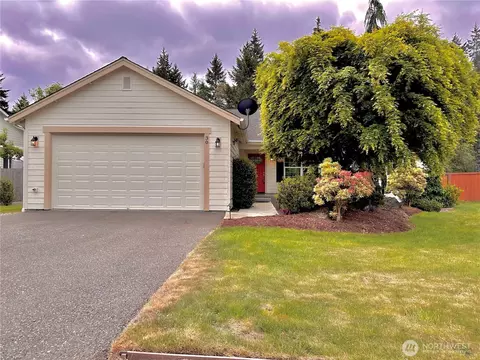 30 E Cardinal Ct, Allyn, WA 98524